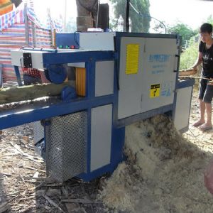 廣西-貴港市八堂鎮(zhèn)-200圓木多片鋸加工現(xiàn)場