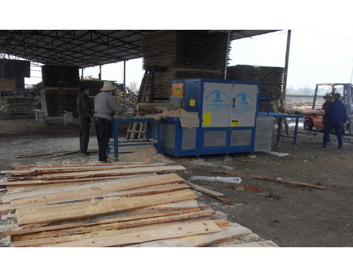 湖南省-常德市-圓木多片鋸300機型加工現(xiàn)場0